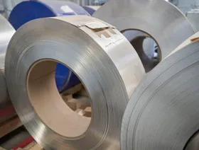 سعر الألمنيوم يتجه لأطول سلسلة مكاسب في عام قبيل اجتماع الفيدرالي