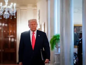 رسوم ترمب \"المتبادلة\" تزلزل الأسواق رغم \"تخفيفها\"