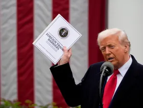 دانيل موس: كيف تحولت الولايات المتحدة إلى \"المفترس الأعلى\" في التجارة؟