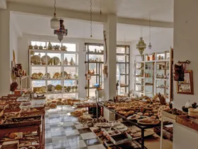 صائدو النيازك يبحثون في صحراء المغرب عن ثروات تسقط من الفضاء