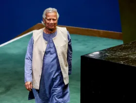 رئيس حكومة بنغلاديش المؤقتة محمد يونس أثناء دخوله لإلقاء كلمة في الجمعية العامة للأمم المتحدة في نيويورك، أميركا، يوم الجمعة 27 سبتمبر 2024 - الشرق