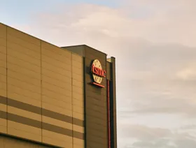 شعار "TSMC" يعلو مقر الشركة في هسينشو، تايوان - المصدر: بلومبرغ
