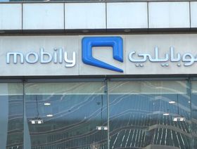 شعار "موبايلي" يزين واجهة أحد فروع الشركة في الرياض، المملكة العربية السعودية - المصدر: بلومبرغ