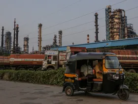 أميركا تشترط على الهند وقف شراء النفط الروسي لإتمام الصفقة التجارية