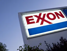 \"إكسون موبيل\" الأميركية تعود إلى قطاع النفط العراقي الأربعاء بعد تخارجها منه