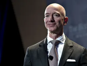 بيزوس يجني 5.7 مليار دولار من بيع أسهم في \"أمازون\"
