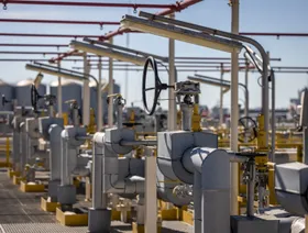 أسواق الغاز تتأهب لفائض وسط غياب مؤشرات على تعافي طلب الصين