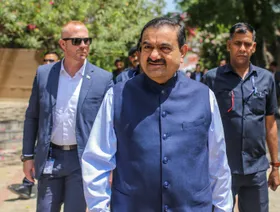 \"أداني\" تخطط لطرح وحدة المطارات للاكتتاب العام في 2027