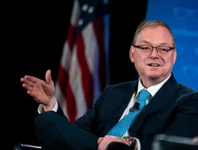 كيفن هاسيت، مدير المجلس الاقتصادي الوطني الأميركي - بلومبرغ