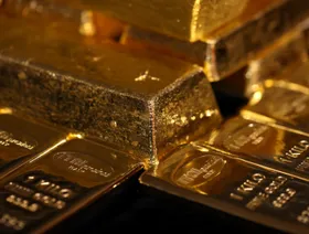 سبائك ذهب في مصنع لتكرير المعادن النفيسة - بلومبرغ