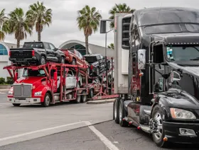 ترمب يوقع أمراً تنفيذياً لتخفيف وطأة الرسوم على صناعة السيارات