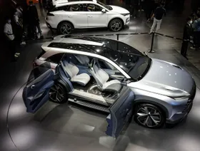 \"BYD\" تتفوق على \"تسلا\" بمبيعات السيارات الكهربائية للفصل الرابع توالياً