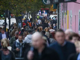 اقتصاد بريطانيا يشهد تباطؤاً أكثر حدة من المتوقع في الربع الأخير