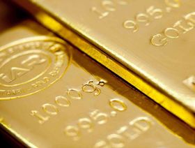 أسعار الذهب تتمسك بصعود هادئ مع توقعات قرب خفض الفائدة