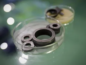 واشنطن تتعهد باستثمارات ضخمة في قطاع المعادن النادرة للحد من هيمنة بكين