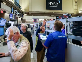 مؤشر \"S&P 500\" يبلغ قمة تاريخية قبيل تقرير الوظائف