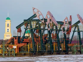 روسيا ترفع إنتاج النفط في سبتمبر مقتربة من حصتها لدى \"أوبك+\"