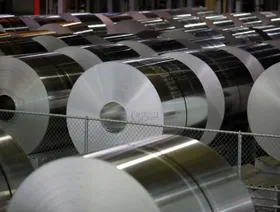 كبار التنفيذيين في قطاع الألمنيوم: رسوم ترمب تهدد بسحق الطلب