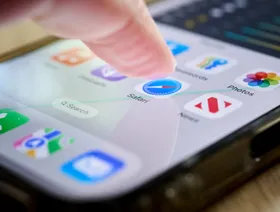 ماسك يهاجم سياسات متجر \"أبل\" للتطبيقات ويتهمها بالتحيز