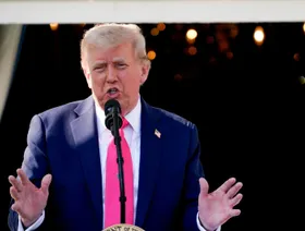 عمليات بيع تضرب الأسواق الناشئة مع تصعيد ترمب حرب الرسوم