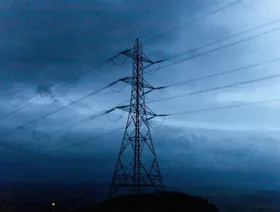 مليار دولار لتمويل إنشاء أكبر بطارية بالعالم في بريطانيا