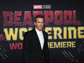راين رينولدز نجم سلسلة أفلام Deadpool - بلومبرغ