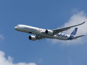 طائرة نقل ركاب من طراز "إيرباص A350-1000" - بلومبرغ