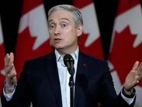 وزير مالية كندا يرى فرصة لتفادي الرسوم الأميركية الأساسية