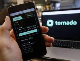 الخزانة الأميركية ترفع العقوبات عن منصة العملات المشفرة \"تورنادو كاش\"