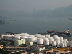 العقوبات الأميركية تهدد بخفض معدلات تشغيل مصافي نفط صينية