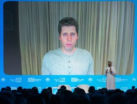 الإمارات تدعم فكرة سام ألتمان للتحول لبيئة اختبار تقنيات الذكاء الاصطناعي