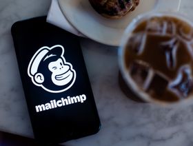 تركز شركة "ميل تشيمب" على خدمات التسويق الرقمي، بما في ذلك الإعلانات الاجتماعية والروابط أو المنشورات القابلة للتسوق ومنتجات التشغيل الآلي - المصدر: بلومبرغ