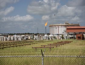 \"شيفرون\" تتجه لاستئناف إنتاج النفط الفنزويلي مع تخفيف العقوبات الأميركية