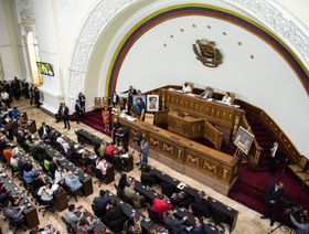 محكمة أميركية توافق على تأجيل سداد سندات فنزويلا