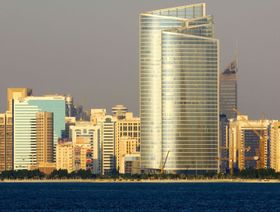 مبنى جهاز أبوظبي للاستثمار في عاصمة دولة الإمارات العربية المتحدة - المصدر: بلومبرغ