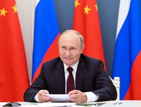 هل يغض \"بوتين\" الطرف عن الأسواق المظلمة للقراصنة على الإنترنت؟