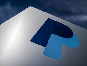 \"PayPal\" تستحوذ على \"Curv\" لتعزيز تقدمها نحو العملات المشفرة