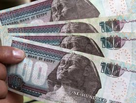 أوراق نقدية من فئة 100 جنيه مصري - المصدر: بلومبرغ