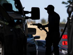 أسعار المنتجين الأميركيين تهبط للشهر الثاني مع تراجع تكاليف الوقود