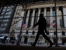الأسهم الأميركية تقلل خسائرها قبيل خطاب رئيس الاحتياطي الفيدرالي