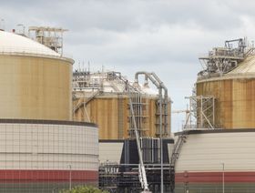 صهاريج تخزين الغاز الطبيعي المسال في محطة استيراد "غرين إل إن جي" التي تديرها "شركة "ناشيونال غريد" بجزيرة غرين، المملكة المتحدة - المصدر: بلومبرغ