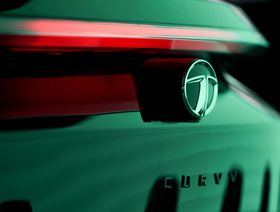 \"تاتا موتورز\" تخطط للانقسام إلى شركتين مدرجتين بالبورصة