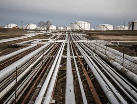 وزراء الاتحاد الأوروبي يفشلون في إقناع هنغاريا بالموافقة على حظر النفط الروسي