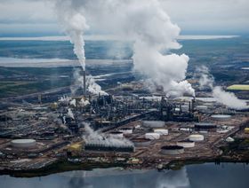 كندا تطرح حوافز ضريبية لتشجيع احتجاز الكربون وتقليل الانبعاثات