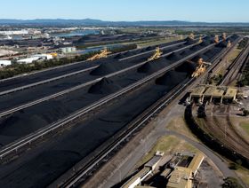 الصين تدرس إنهاء حظر الفحم الأسترالي بسبب مخاوف الإمدادات
