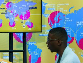 قرصان عملات مشفرة يسرق 77 مليون دولار من منصة تمويل لامركزي