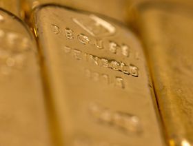 سعر الذهب يستأنف ارتفاعه مع تعويض توترات المنطقة أثر تضخم أميركا