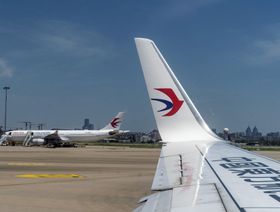  طائرة تابعة لـ"تشاينا إيسترن إيلاينز" في مطار هونغكياو الدولي، الإثنين، الموافق 8 أغسطس 2022 - المصدر: بلومبرغ