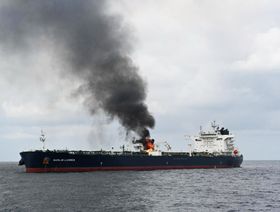 أميركا تهاجم الحوثيين بعد استهدافهم سفينة \"ترافيغورا\"
