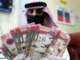 \"ستاندر آند بورز\": برامج استثمار الصندوق السيادي السعودي ستدعم البنوك